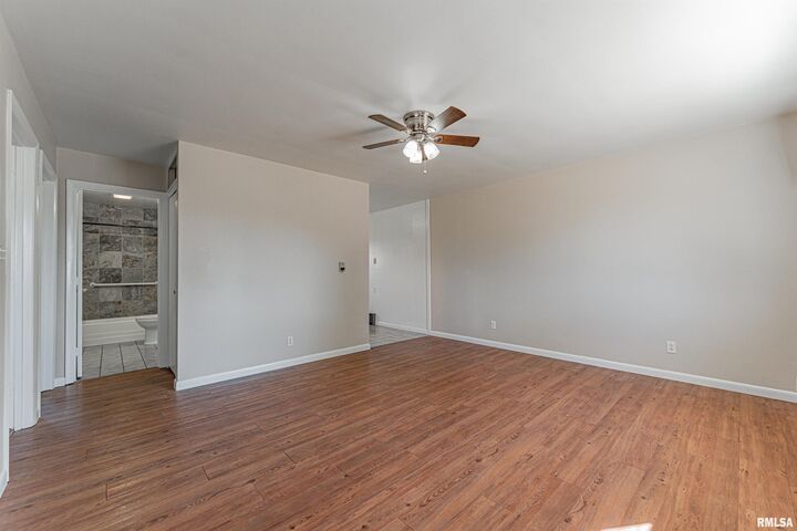 Property Photo: 117 W Pine Street IL 62634