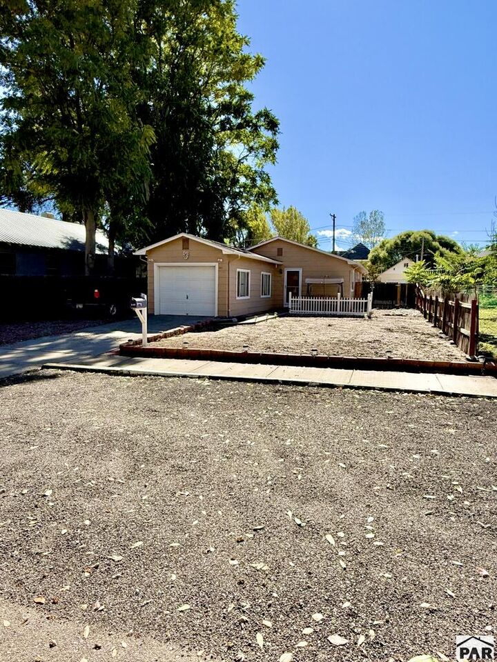 Property Photo:  320 5th St  CO 81226 