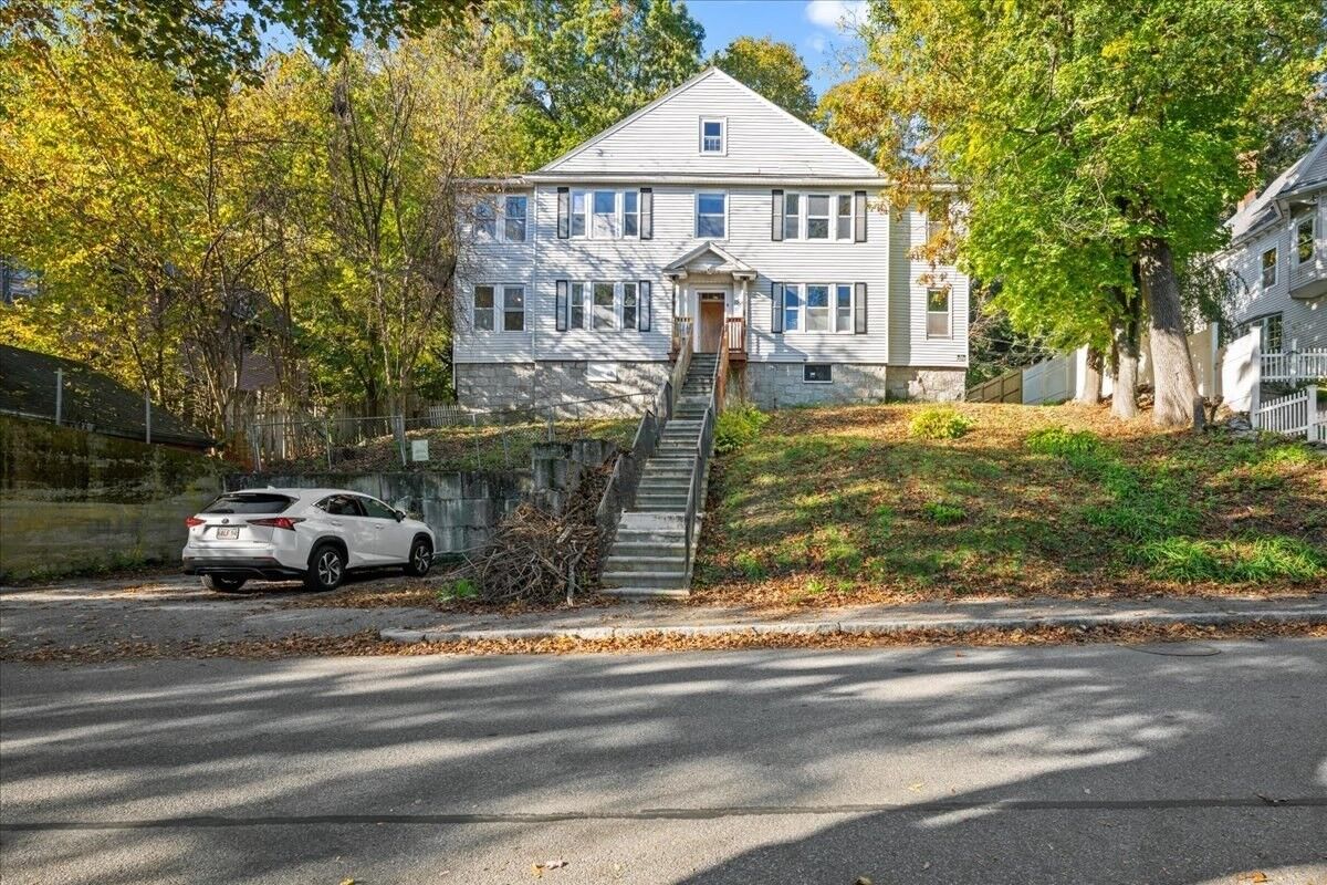 Property Photo:  15 Circuit Ave E 1  MA 01603 