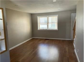 Property Photo:  5 Middle St Court 5  MA 02451 