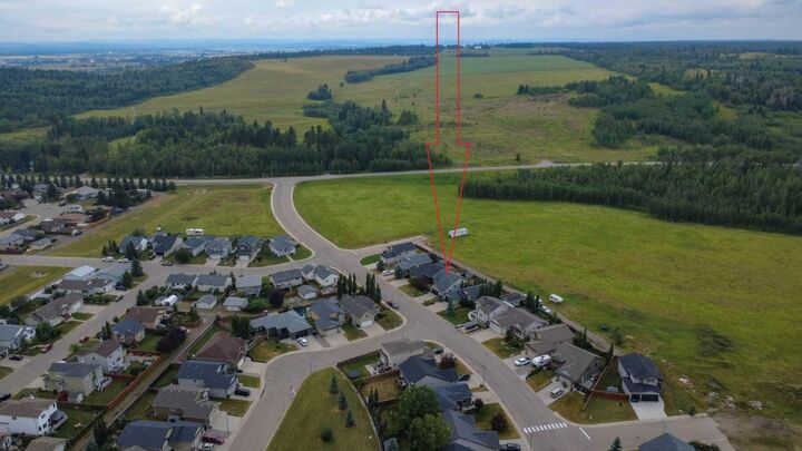Property Photo: 122 12 Avenue NE AB T0M 1X0