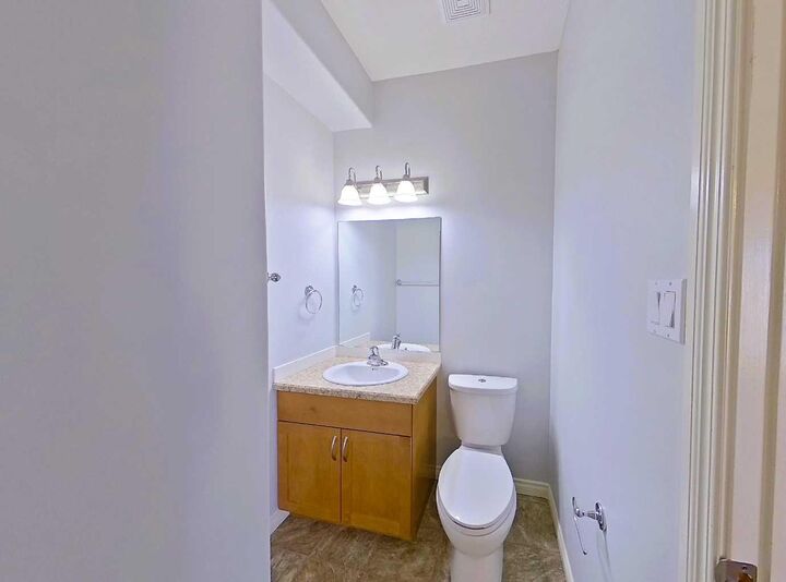Property Photo:  116 6 Avenue NE 106  AB T0G 2A2 