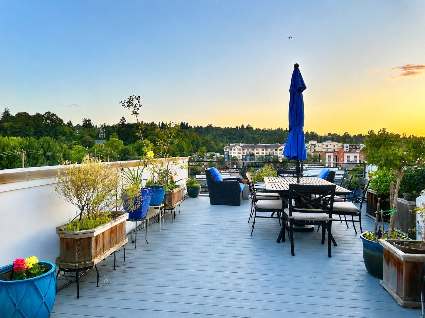 Property Photo:  3638  Courtland Place S B  WA 98144 