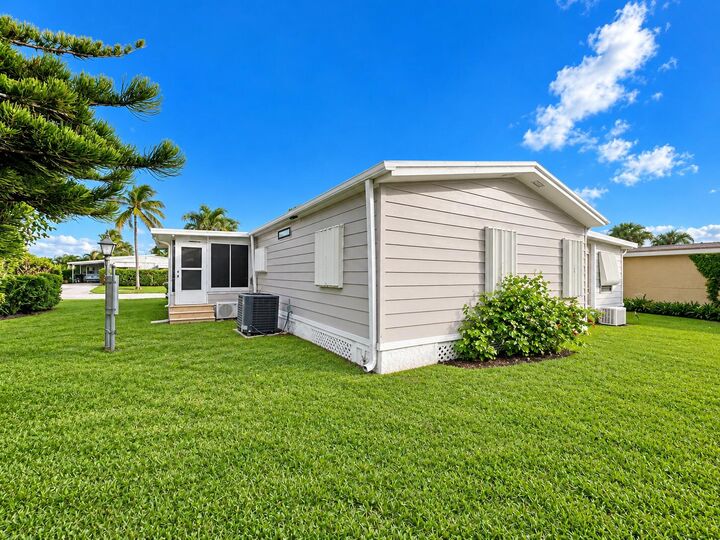 Property Photo:  1641 SW 64th Way  FL 33428 