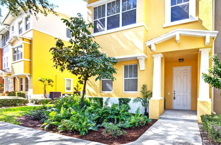 Property Photo:  840 Marina Del Ray Lane 1  FL 33401 