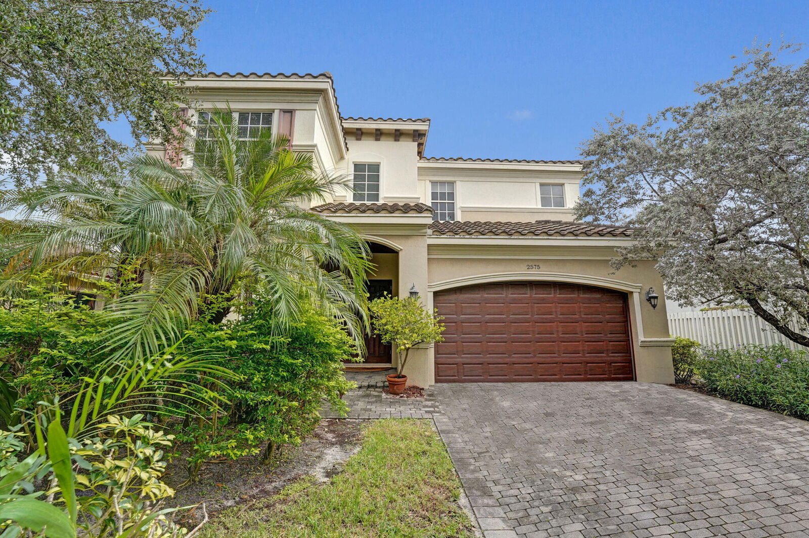 Property Photo: 2575 SE 7th Drive FL 33062