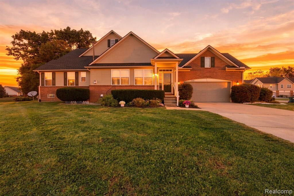 Property Photo:  30020 Trail Creek Drive  MI 48164 