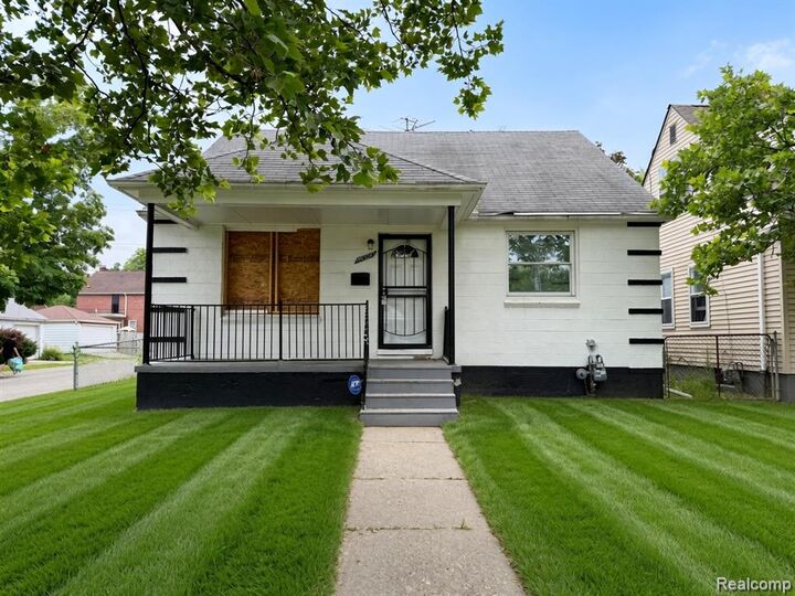 Property Photo:  11090 Minden Street  MI 48205 