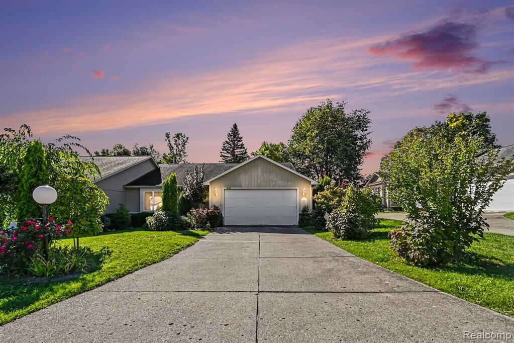 Property Photo: 5566 Hickory Circle MI 48433