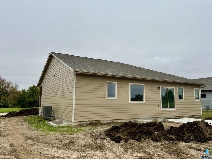 Property Photo:  705 Mill Pond Rd  IA 51246 