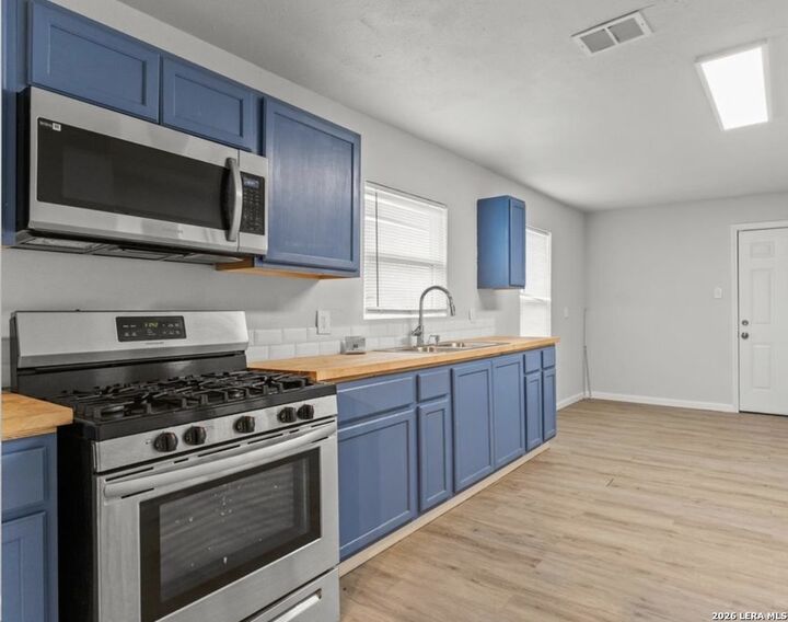 Property Photo:  518 Rotary  TX 78202 