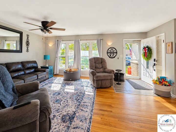 Property Photo: 835 W Thomas MO 65340
