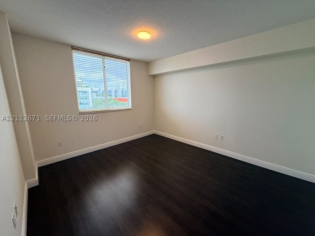 Property Photo: 18800 NE 29th Ave 606 FL 33180
