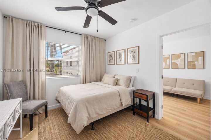 Property Photo:  817 Tyler St 10  FL 33019 