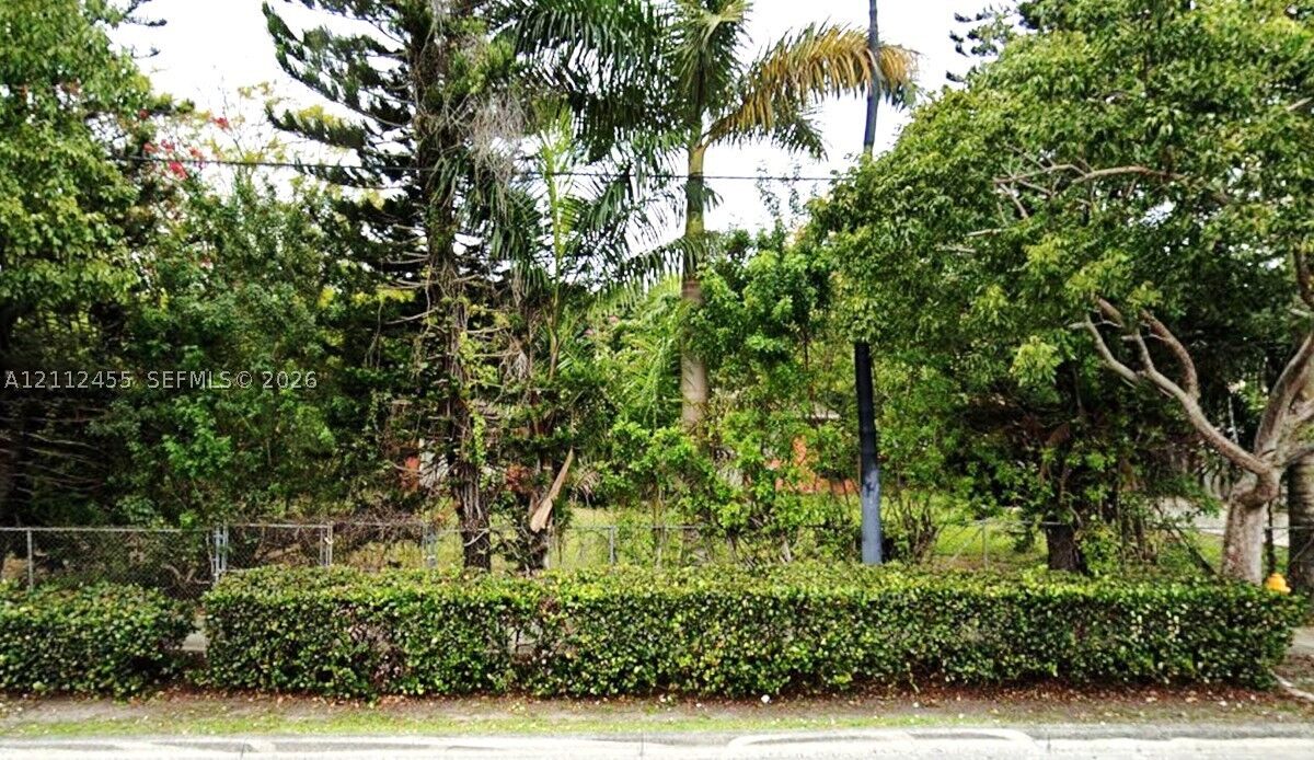 Property Photo:  330 NW 127th Ave  FL 33182 
