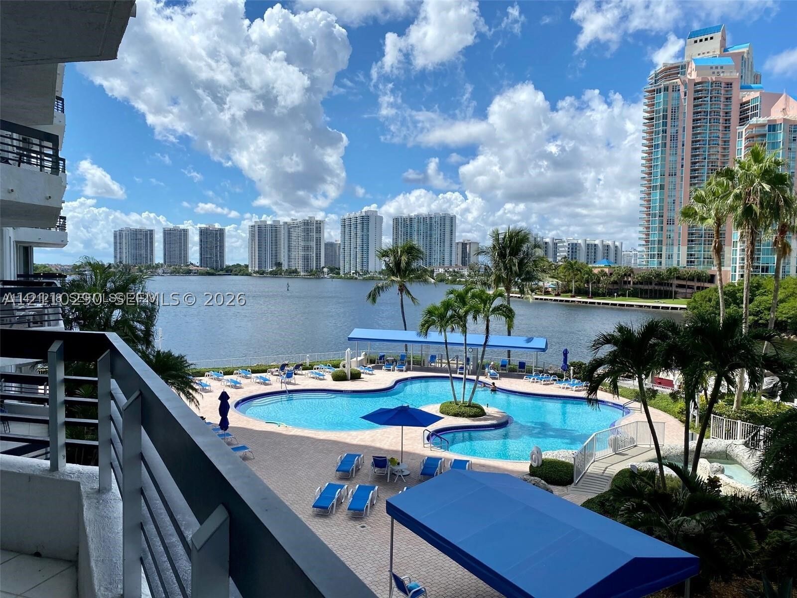 Property Photo: 3530 Mystic Pointe Dr 303 FL 33180
