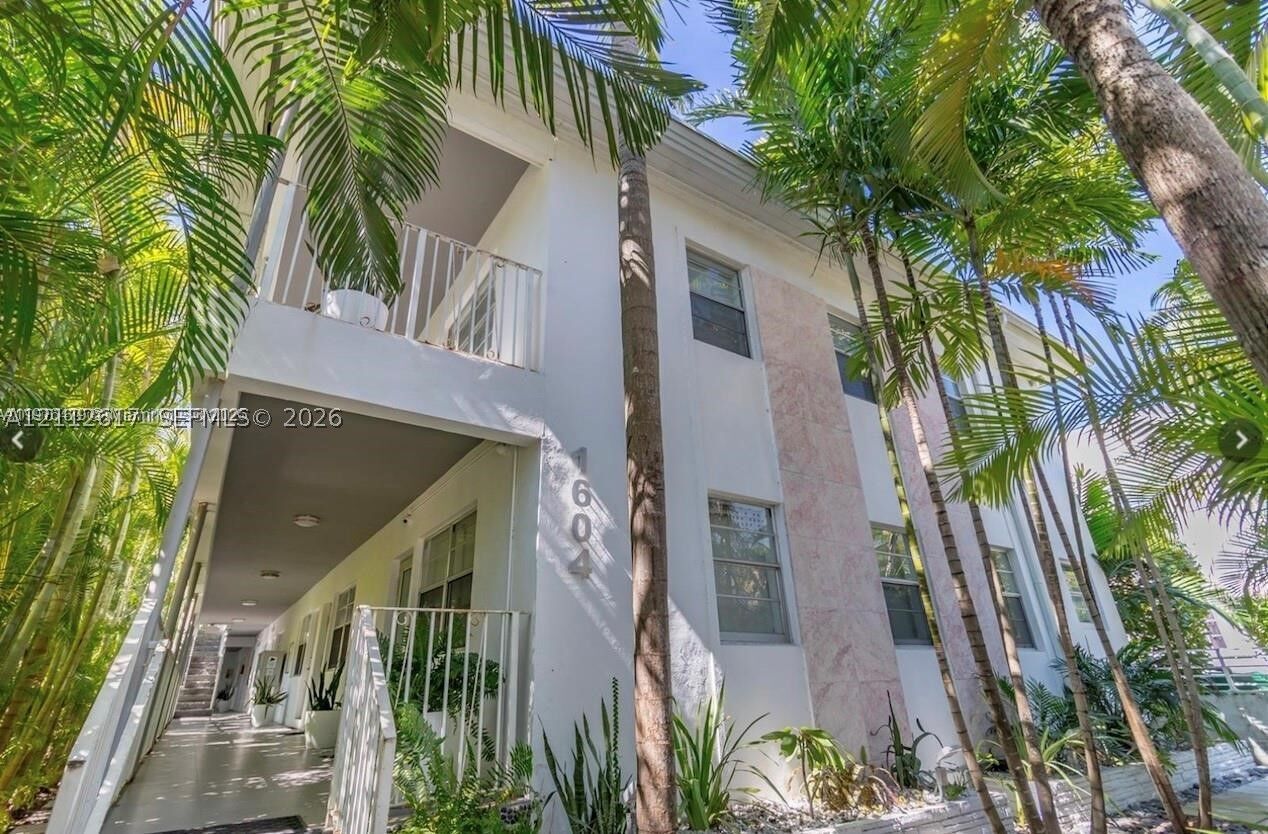 Property Photo: 1604 Drexel Ave 201 FL 33139