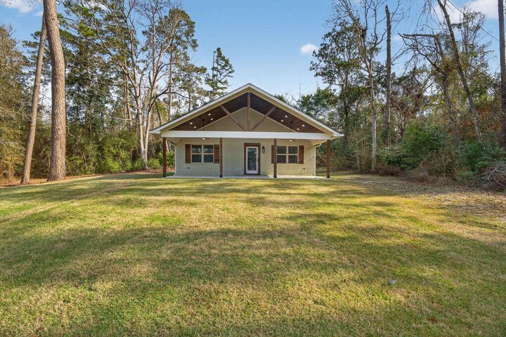 Property Photo:  525 E Charmaine  TX 75979 