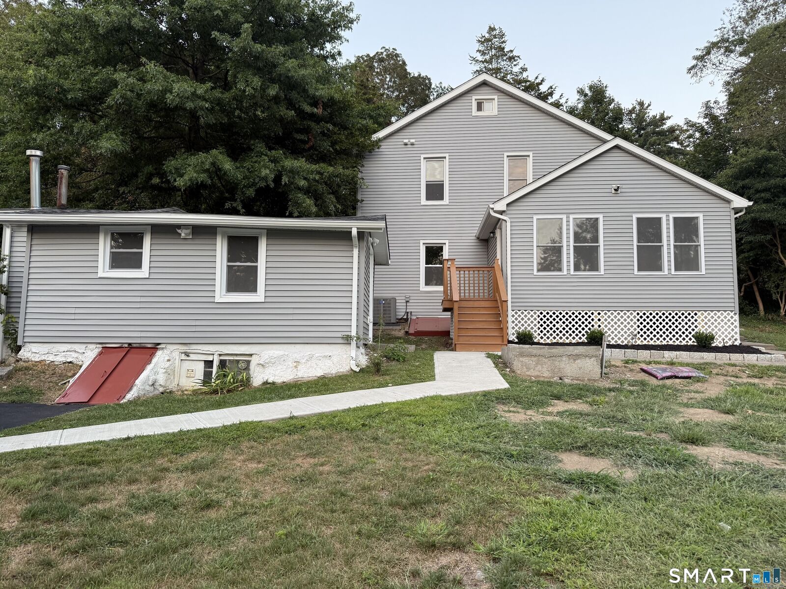 Property Photo:  465 James Farm Road  CT 06614 