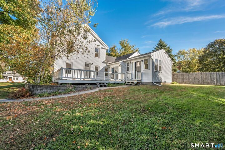 Property Photo:  364 Bidwell Street  CT 06040 