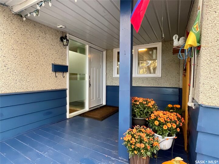 Property Photo: 79 Cameron Crescent SK S4S 2X1