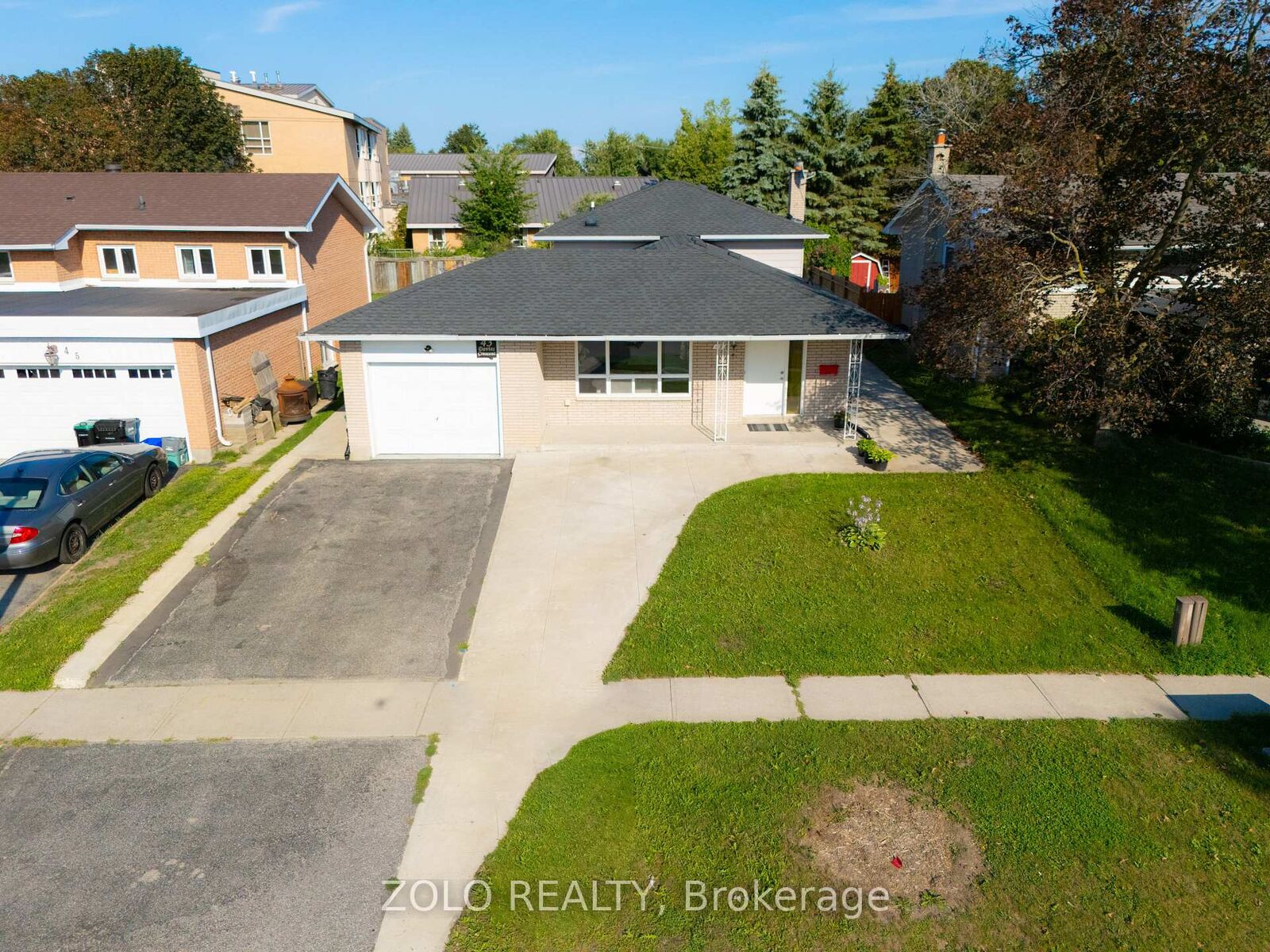 Property Photo:  43 Davies Crescent  ON L4M 2M4 