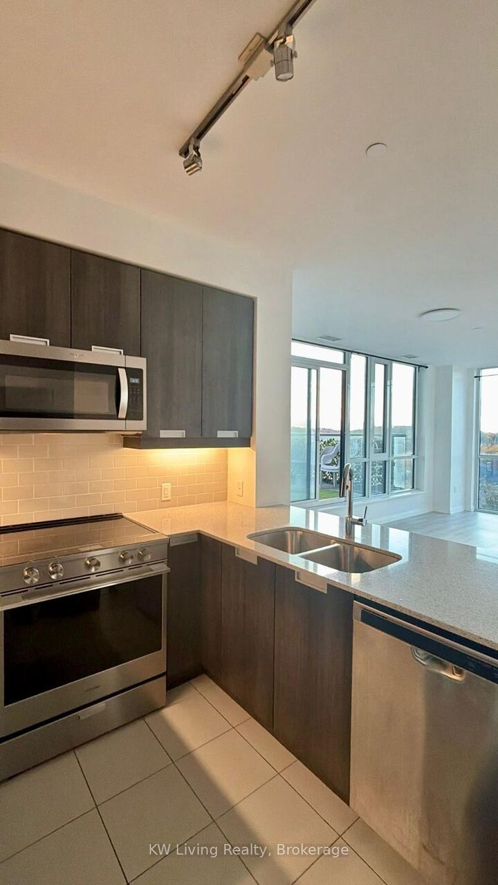 Property Photo:  65 Watergarden Drive 303  ON L5R 0G9 