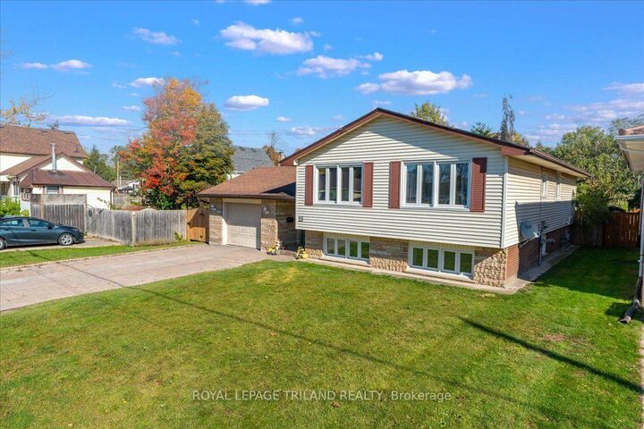 Property Photo:  23 Milliner Street  ON N7G 2Z3 
