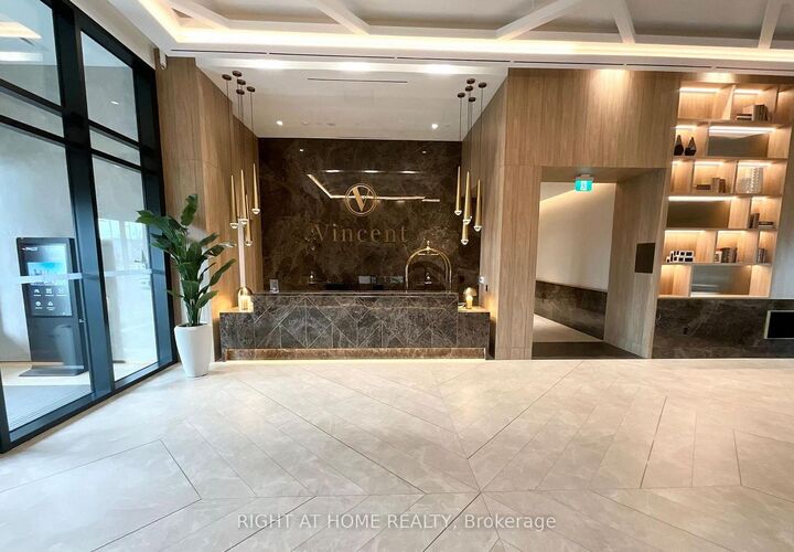 Property Photo:  5 Meadowdale Road 2509  ON L4K 0C7 