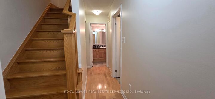 Property Photo: 40 Mendelssohn Street 17 ON M1L 0G8