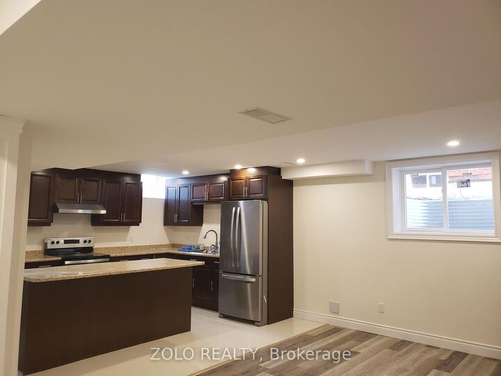 Property Photo:  58 Gibson Circle Lower  ON L3Z 0X1 