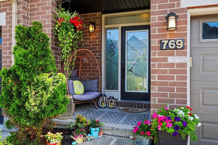 Property Photo: 769 Cairn Crescent ON K1W 0P4