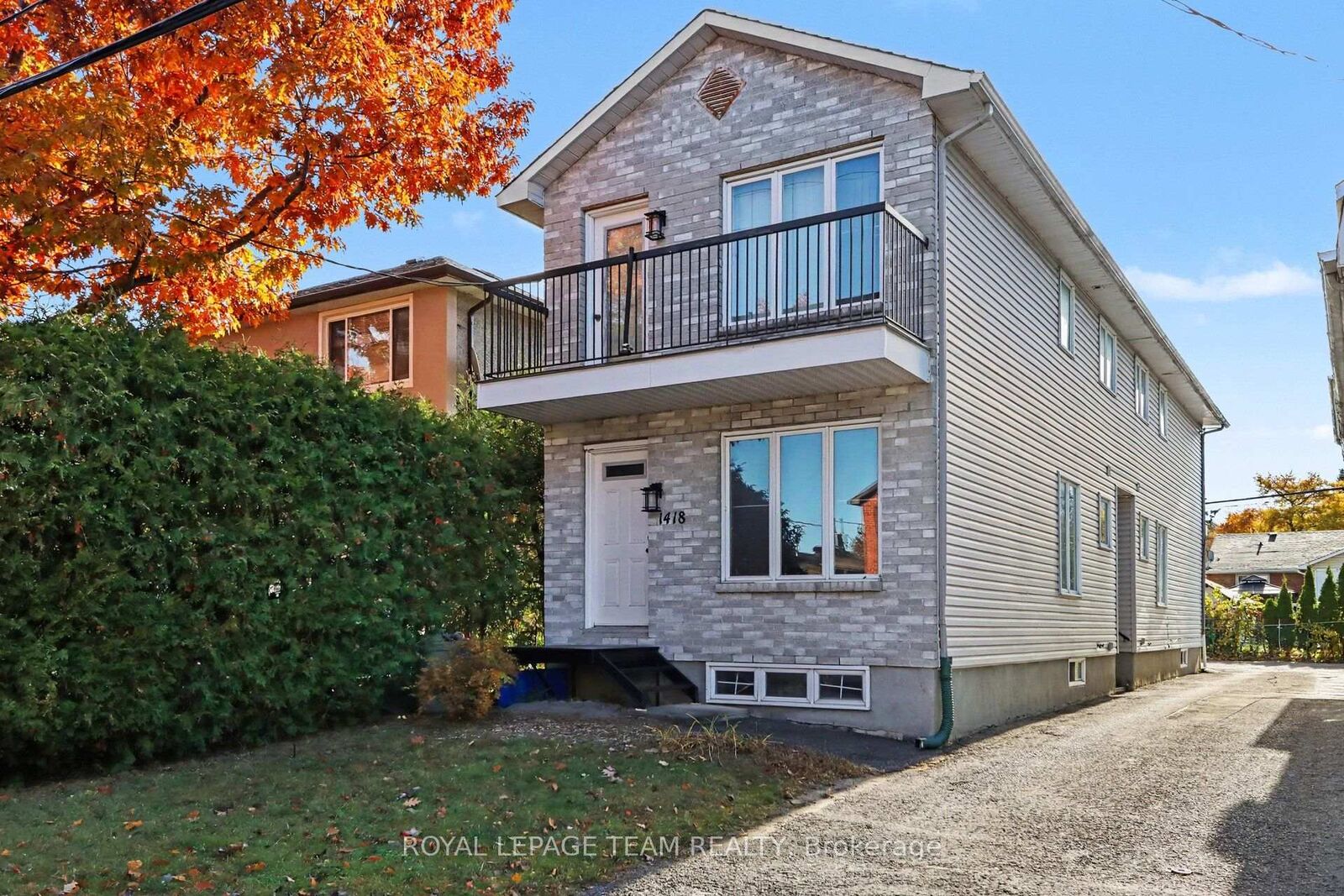 Property Photo: 1418 Raven Avenue B ON K1Z 7Y4