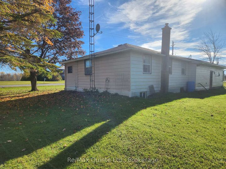 Property Photo:  182 Smokes Point Road  ON K0K 1L0 