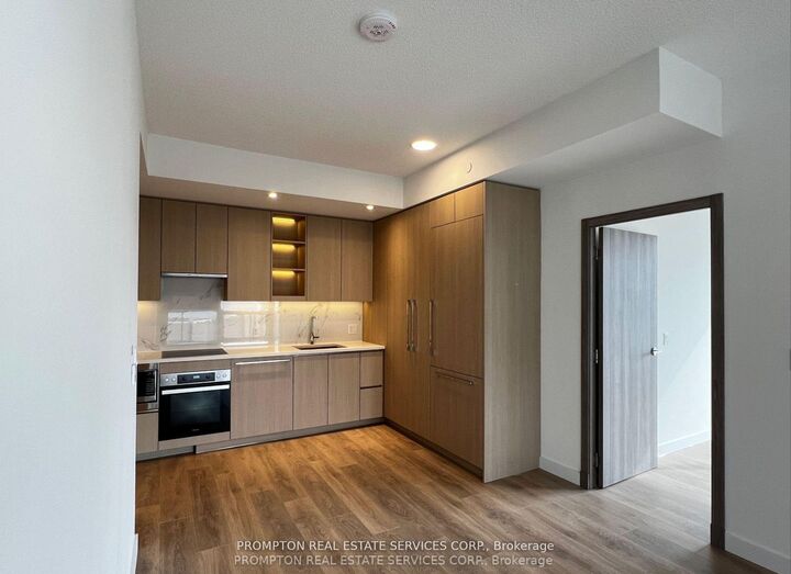 Property Photo:  27 McMahon Drive 503  ON M2K 0J1 