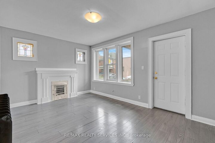 Property Photo:  1 Fairholt Road N 5  ON L8M 2S9 