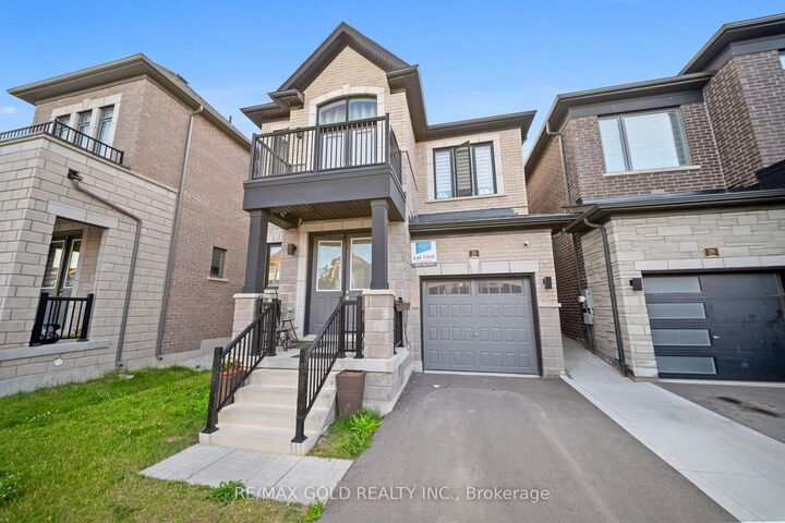 Property Photo:  26 Del Grappa Street  ON L7C 4L1 