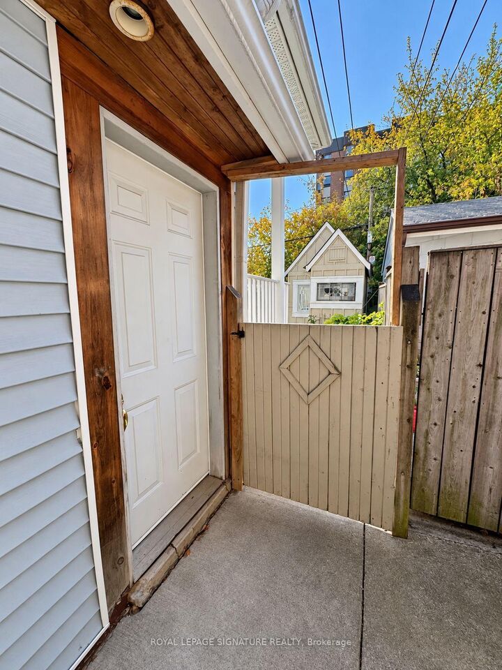Property Photo:  211 Melita Avenue Lower  ON M6G 2A1 
