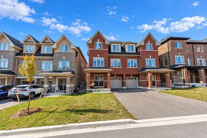 Property Photo:  2620 Apricot Lane  ON L1X 0G8 