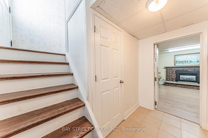 Property Photo:  149 Hendon Avenue Lower  ON M2M 1A8 