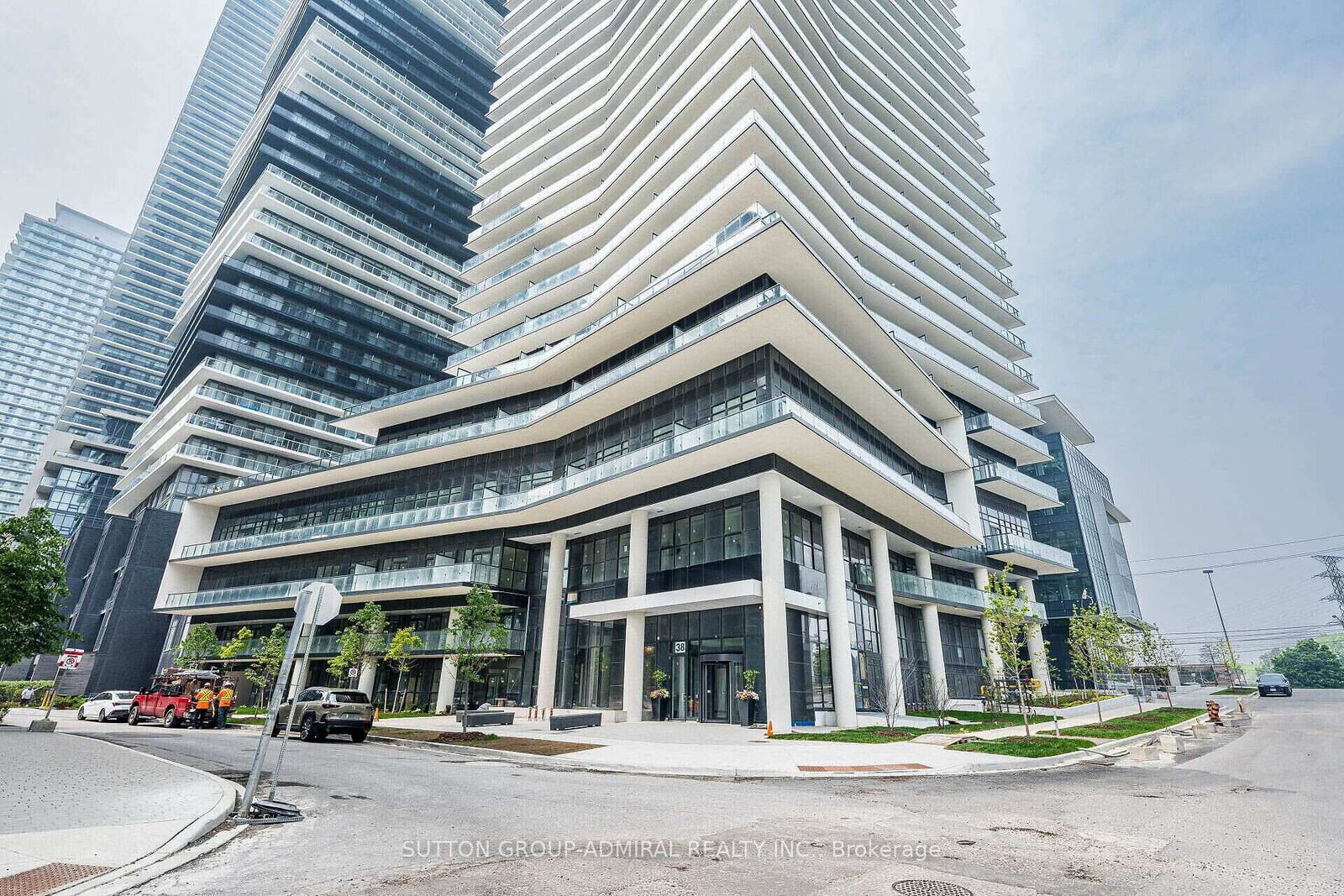 Property Photo: 38 Annie Craig Drive 5106 ON M8V 0G9