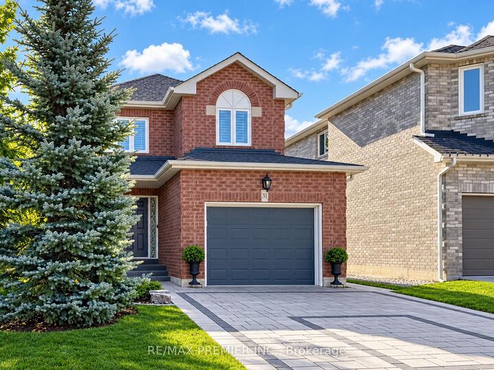 Property Photo:  31 Rocksprings Avenue  ON L4S 1R2 