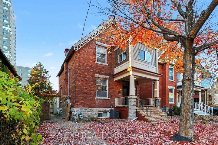 Property Photo: 419 Besserer Street B ON K1N 6B9