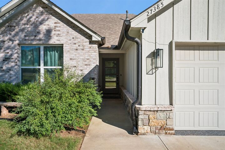 Property Photo:  27385 E 125th Place  OK 74429 