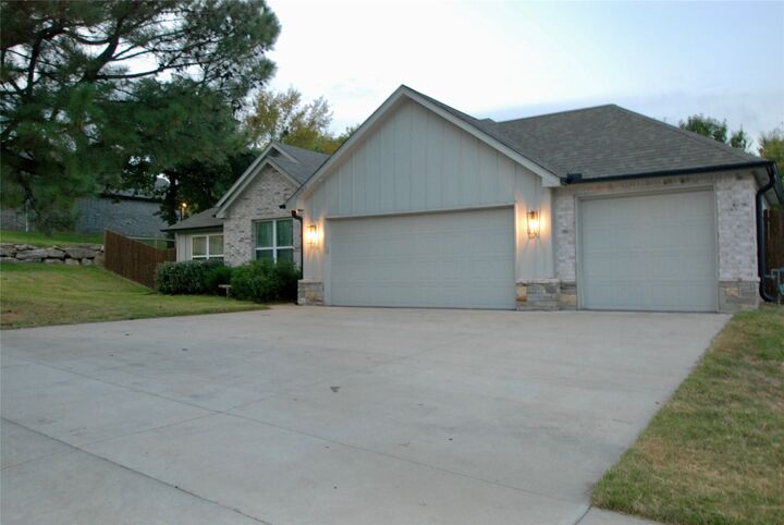 Property Photo:  27385 E 125th Place  OK 74429 