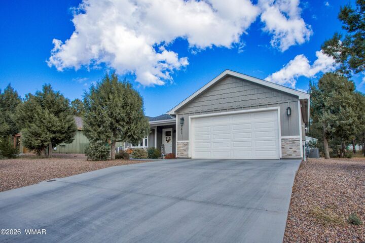 Property Photo:  741 S Bushman  AZ 85901 