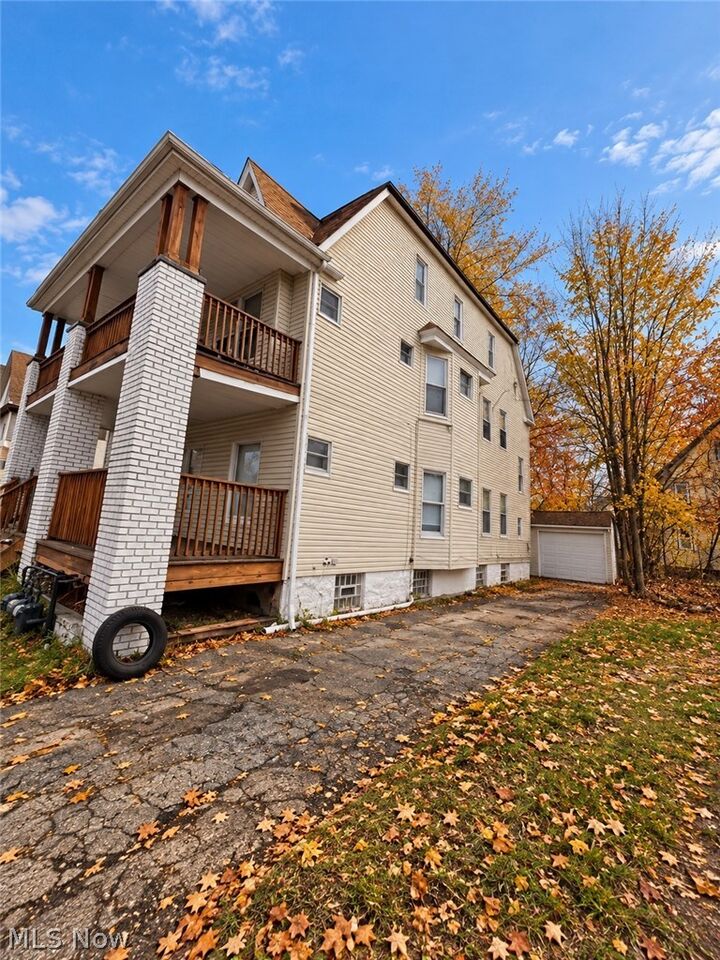 Property Photo: 10117 Somerset Avenue OH 44108