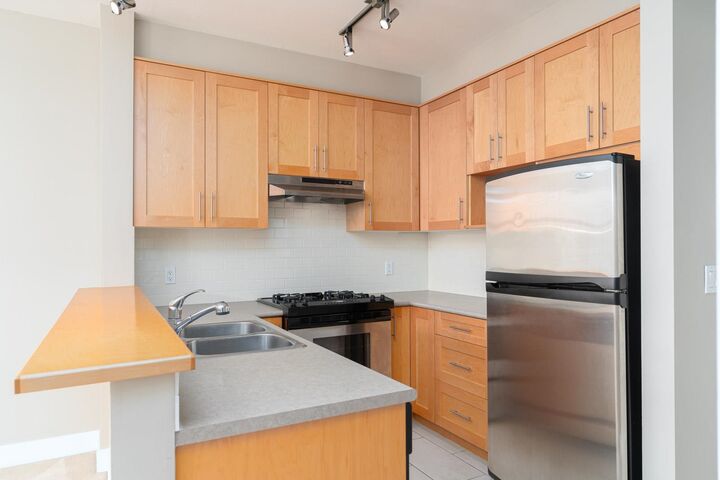 Property Photo:  2083 W 33rd Avenue 408  BC V6M 4M6 