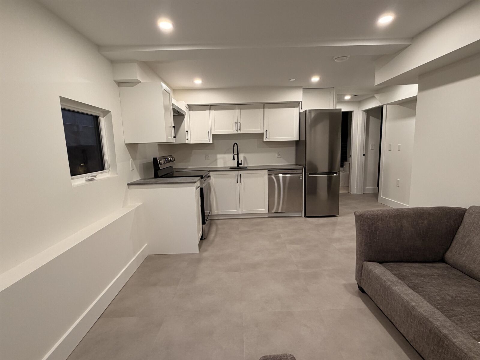 Property Photo:  2339 Parker Street 3  BC V5L 2M2 