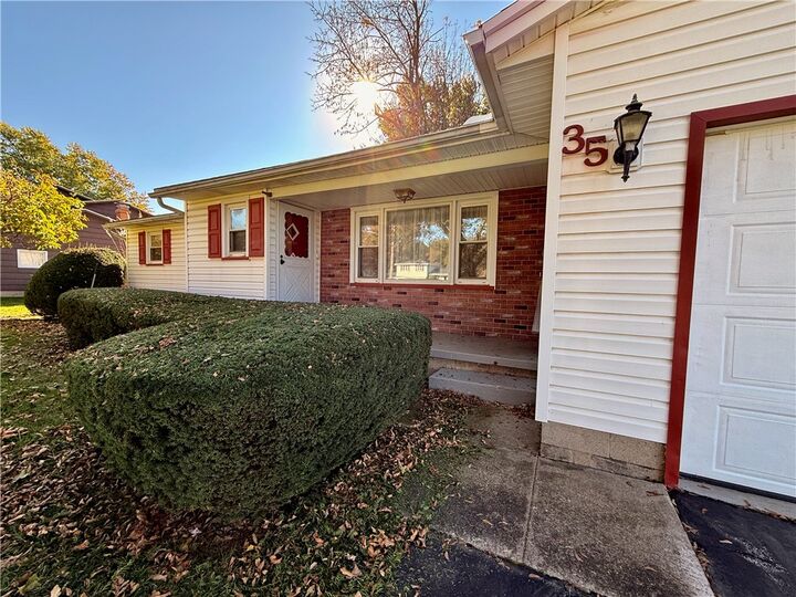 Property Photo:  35 Kentwood Drive  NY 14626 